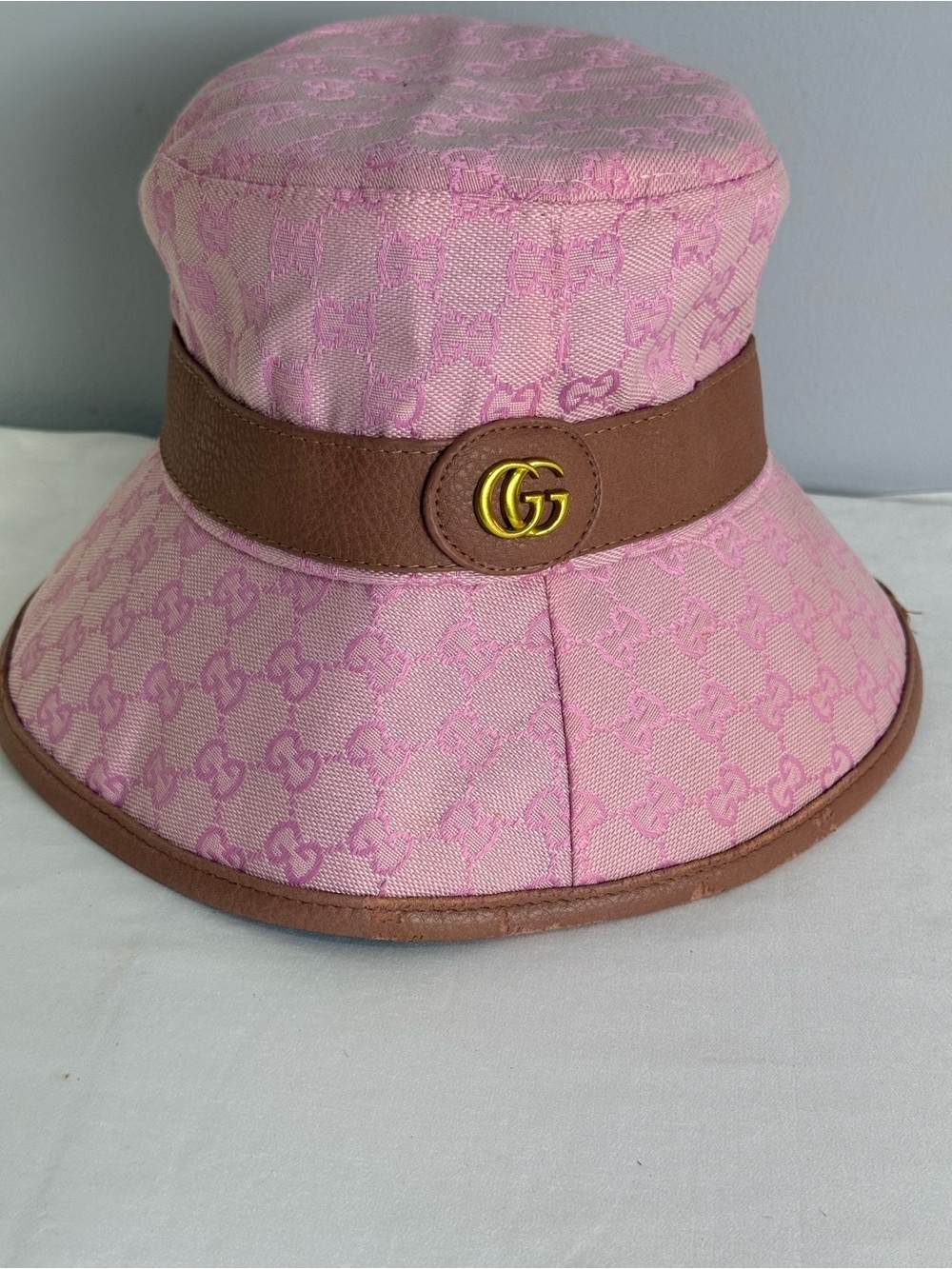Gucci Women's M Pink GG Monogram Logo Bucket Hat w/ Brown Leather Band